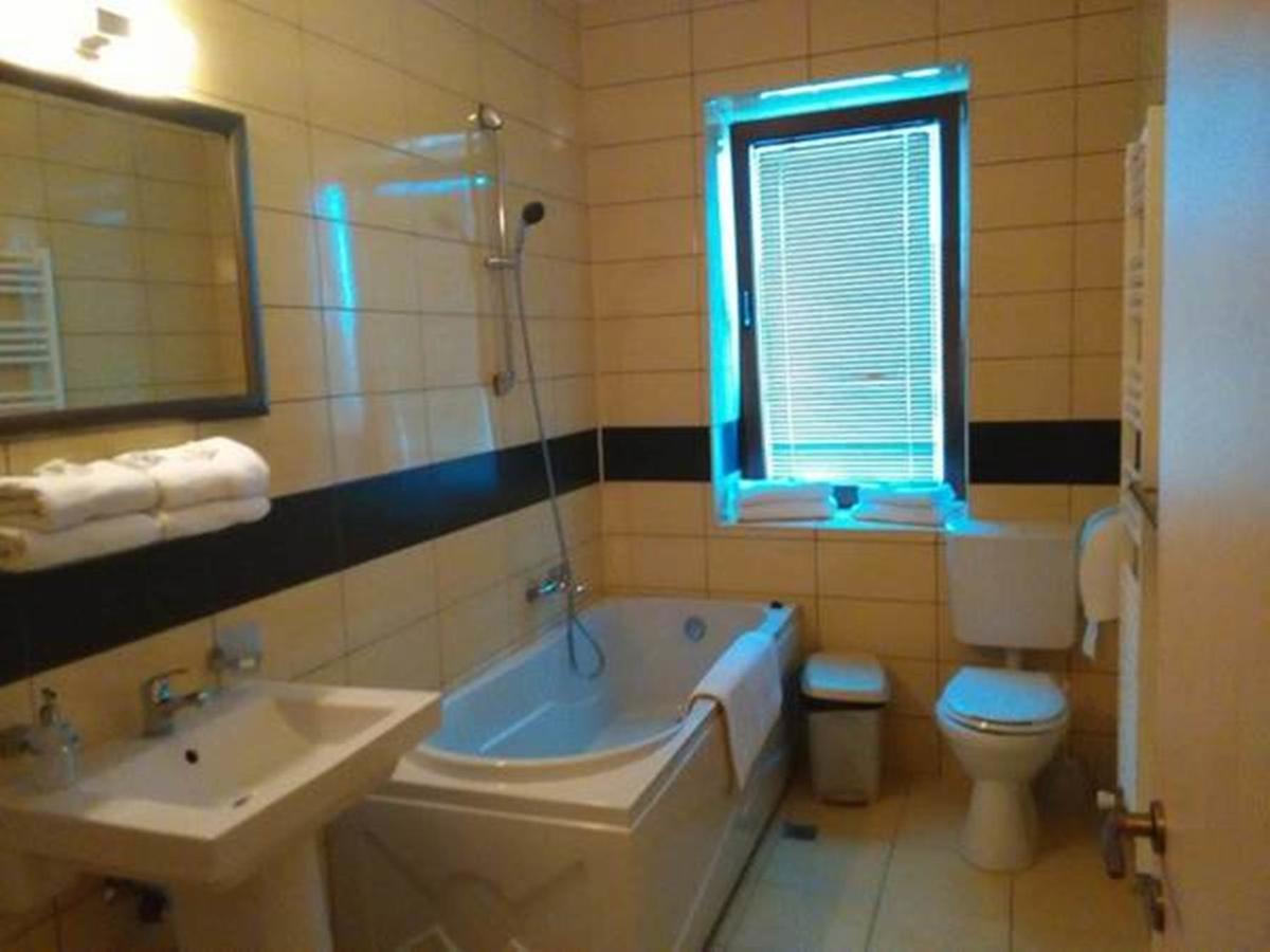 Casa Maria Magdalena Motel Lipova Luaran gambar